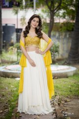 Rashi Khanna New Stills